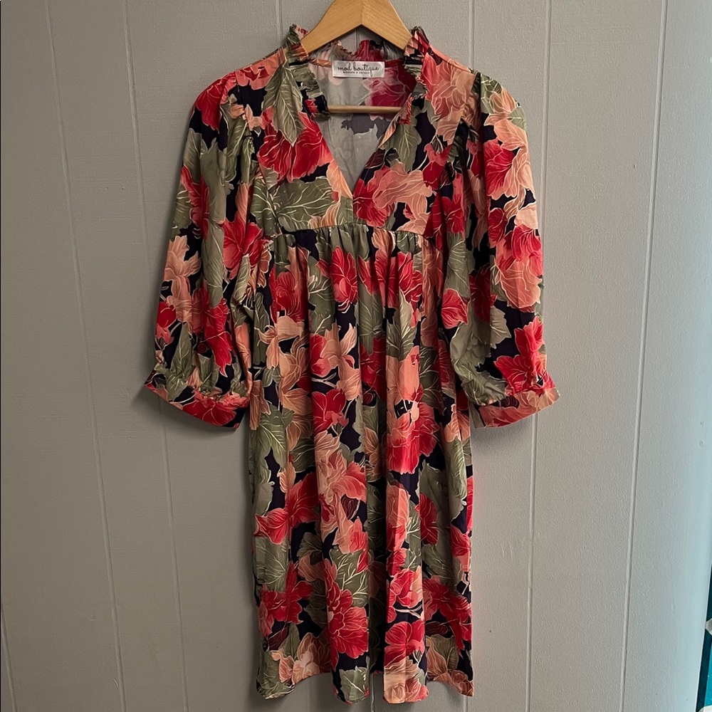NWOT Mod Boutique Floral Dress Large New!! Short Sleeve